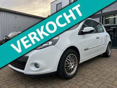 Renault CLIO 1.5 dCi Collection 5-deurs airconditioning cruise controle lm-velgen elektrische pakket trekhaak nieuwe distributieri