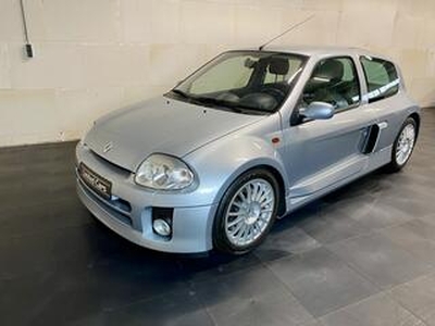 Renault CLIO V6 (Orgineel Nederlands geleverde auto)