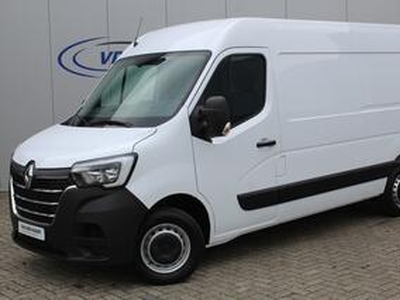 Renault MASTER T33 2.3-135pk dCi L2H2. In absolute nieuwstaat ! Airco, centrale vergrendeling, navigatie, parkeersensoren, cruise control, betimmerde laadruimte etc. etc.