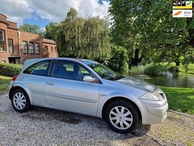 Renault MEGANE 1.6-16V Business Line