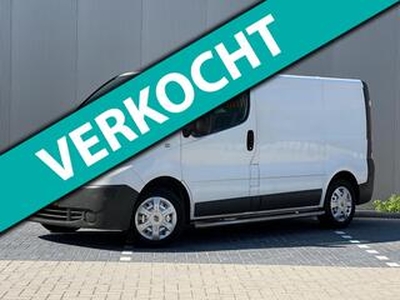 Renault TRAFIC 2.0 dCi | 3 zits | Airco | Navigatie | Trekhaak | Camera |