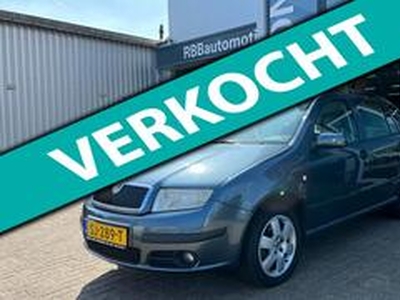 Skoda FABIA Combi 1.4-16V Elegance navigatie airco cruise controle parkeersensoren lm-velgen elektrische pakket