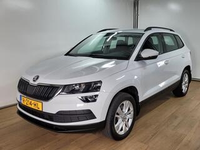 Skoda Karoq 1.5 TSI Automaat Parelmoerlak| Carplay | Trekhaak | Ambiance | Navi | Cruise | Clima | Volle auto