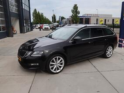 Skoda OCTAVIA Combi 1.0 TSI Business FULL LED, half leder, licht&tech pakket, trekhaak Lente aanbieding