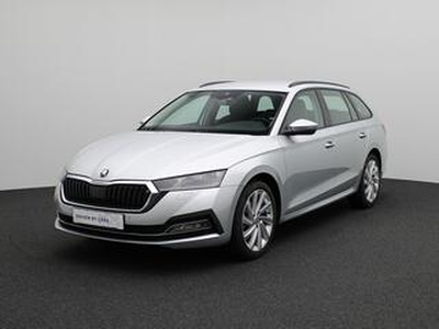 Skoda OCTAVIA Combi 1.5 TSI First Edition Leder/Alcantara - 18Inch LMV - Navigatie - Adaptieve Cruise control - Canton Audio - Achteruitrijcamera - Adaptieve led verlichting - Parkeersensoren V+A - 1500KG trekgewicht