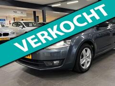 Skoda OCTAVIA Combi 1.6 TDI Greenline Businessline xenon groot navigatie climate controle cruise controle lm-velgen pdc trekhaak