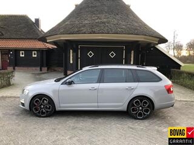 Skoda OCTAVIA Combi 2.0 TSI RS 230 Business.Flippers.Navi.Clima.Nap.