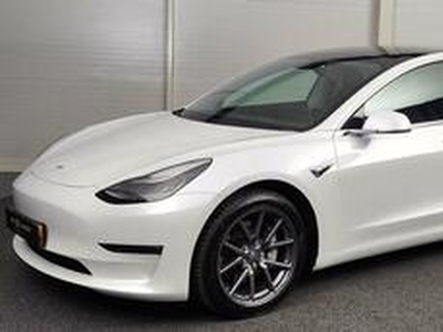 Tesla Model 3 Performance Auto pilot Panoramadak 8 Procent bijtelling Long Range Dual AWD 350 kW / 476 PK Performance panoramadak 8 Procent bijtelling Leer stoelverwarming Long range zeer mooie auto