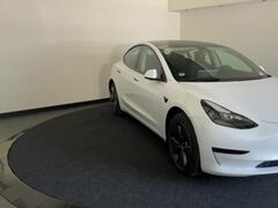 Tesla Model 3 Standard RWD / Inruil mogelijk | Panoramadak | Leder | Full operational lease vanaf ? 679,-