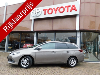 Toyota Auris Touring Sports 1.8 Hybrid Lease