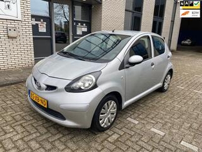 Toyota AYGO 1.0-12V / apk / nap / 5drs / 2 sleutels / goed onderhouden / nette auto!!!