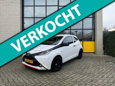 Toyota Aygo 1.0 VVT-i x LMV incl 4 seasen banden Car play GROOT SCHERM