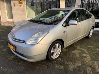 Toyota PRIUS 1.5 VVT-i Licht metaal/Climate controle/Startstop syst./Navigatie/HYBRIDEACCU VERVANGEN!!!