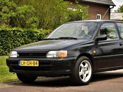 Toyota STARLET 1.3i Sport Stuurbekrachtiging Trekhaak ZEER MOOI