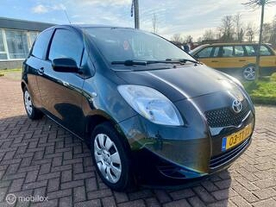 Toyota YARIS 1.0 VVTi Sol