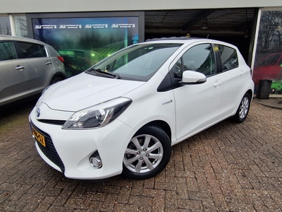 TOYOTA YARIS 1.5 Full Hybrid Comfort 2E EIGENAAR|12MND GARANTIE|SCHUIFDAK|NAVI|CLIMA