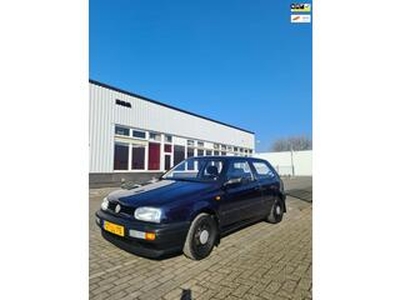 Volkswagen GOLF 1.4 CL/Eerste Eigenaar/Volledig onderhoud erbij/Zeer netjes !