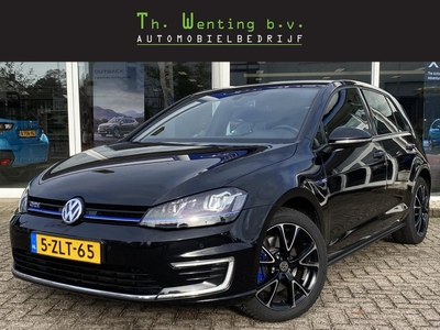 Volkswagen Golf 1.4 TSI GTE | Navigatie | Klimaat controle | Cruise control | Parkeersensoren voor en achter | Schakelflippers |