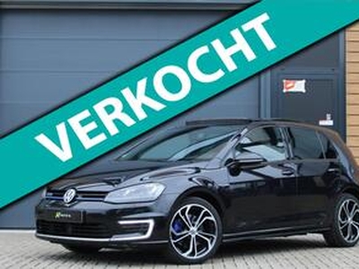 Volkswagen GOLF 1.4 TSI GTE/PANO/KEYLES/FRONT ASSIST/NAP.