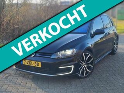 Volkswagen GOLF 1.4 TSI GTE PANO KEYLESS LEDER VOL!