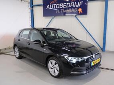 Volkswagen GOLF 1.5 eTSI Style Automaat - Airco, Cruise, Navi, PDC, Trekhaak.