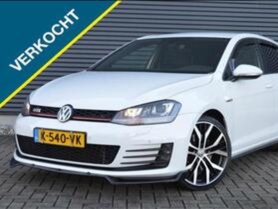 Volkswagen GOLF 2.0 TSI GTI 300PK - NAVI - DSG - PDC - CLIMATE