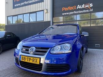 Volkswagen GOLF 3.2 R32