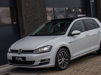 Volkswagen Golf 7 1.4 TSI CUP Edition | 140 PK | Pano | Bi-Xenon | Camera | ACC | Front & Lane Assist | 2 X PDC | Madrid Velgen | Navigatie | St