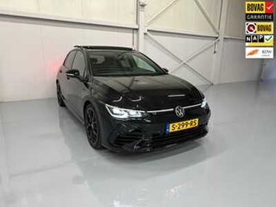 Volkswagen GOLF 8 2.0 TSI 8 R 4MOTION Black on Black