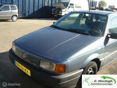 Volkswagen PASSAT 1.6 CL Inj.