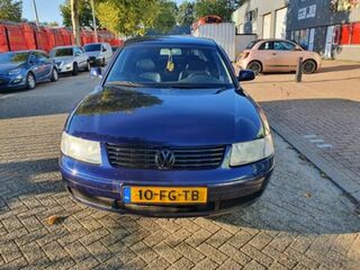 Volkswagen PASSAT 2.8 V6 Highline 4M