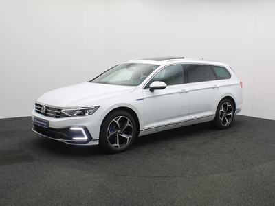 VOLKSWAGEN PASSAT Variant 1.4 TSI eHybrid 218 6DSG GTE Business Automatisch | Navigatie-, radio- en multimediasysteem 'Discover Pro' | Dakreling in chroom | Zijruiten achter en achterruit getint, 65% lichtabsorberend | Koplampverlichting LED | Achteruitrijcamera (Rear V...