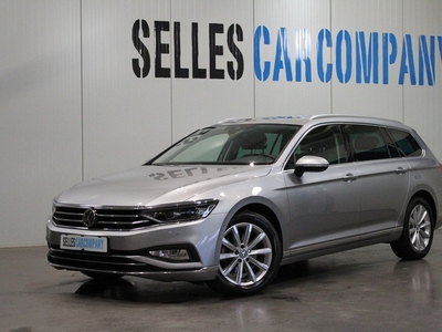 Volkswagen Passat Variant 1.6 TDI Elegance Business R | Navigatie | Achteruitrijcamera | Ergo comfortstoel | Verwarmde voorstoelen | Automaat |