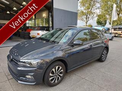 Volkswagen POLO 1.0 TSI Highline 110 PK ** NAVI GROOT ** Airco ** cruise ** winterpakket **