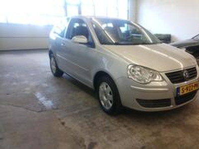 Volkswagen POLO 1.2-12V Trendline ( lees adv.text !! }