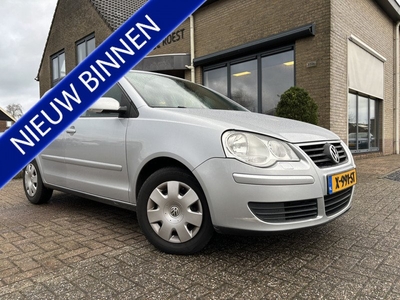 Volkswagen Polo 5DRS 1.4 16V Trendline Cruise control / Navigatie / Stoelverwarming