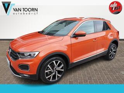 Volkswagen T-Roc 1.5 TSI Sport. All-Season banden , digitaal instrumentenpaneel, navigatie. Full-Led.