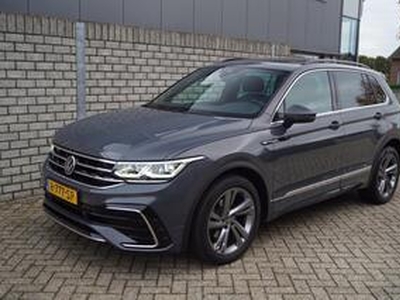 Volkswagen TIGUAN 1.5 TSI R Line NW MODEL Autom Panodak Half Leder Stoel en Stuurverw Adaptieve Cruise Navi Camera 2x PDC LMV