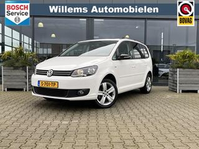 Volkswagen TOURAN 1.2 TSI Highline BlueMotion Panorama & Schuifkanteldak, Navigatie