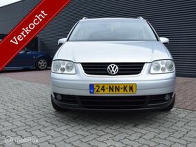 Volkswagen TOURAN 1.6-16V FSI Highline