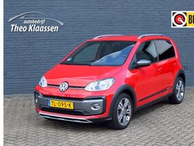 Volkswagen UP! 1.0 BMT cross up! Executive Comfort Camera