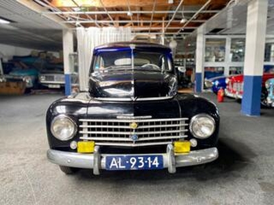 Volvo PV444 D Splitwindow voor en achter in zeer originele staat