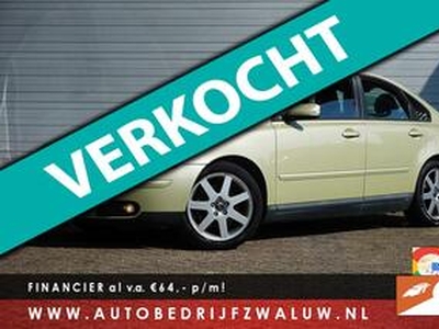 Volvo S40 2.5 T5 Momentum YOUNGTIMER 220PK!|1e EIG!|AUT|Airco|Cruise|LMV 17