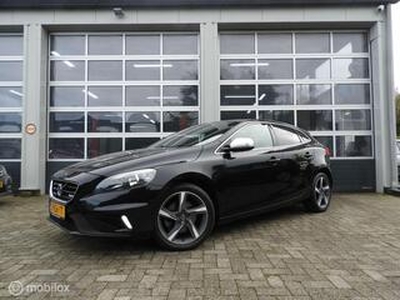 Volvo V40 1.6 T3 R-Design 150 PK