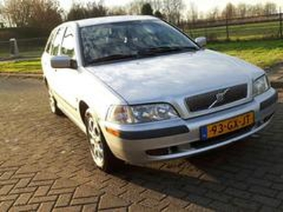 Volvo V40 1.8