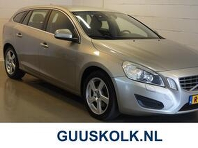 Volvo V60 1.6 T3 Momentum /Ecc/Cruise/ Xenon/ BT/ Trekhaak/ 2011