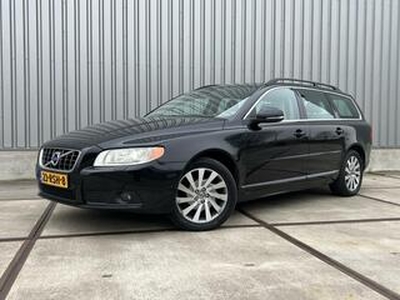 Volvo V70 1.6 T4 Limited Edition - Leder - Navi - Facelift - Xenon