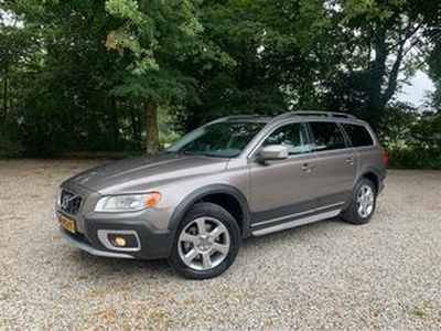 Volvo XC70 2.4D ZEER NETTE AUTO! RIJDT SUPER!NAV/APK