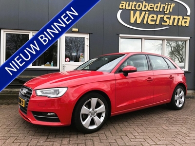 Audi A3 Sportback 1.6 TDI Ambition Pro Line plus Hele nette auto Deze kleur is op de foto niet goed te zien hij is meer donker rood Zeer goed onderhouden Trekhaak