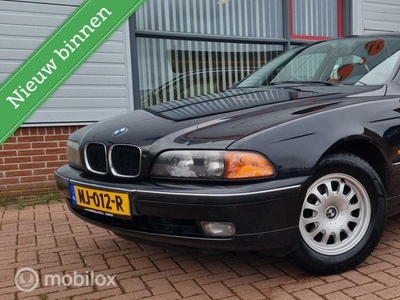 BMW 5-serie 523i Airco/Lederen bekleding/youngtimer